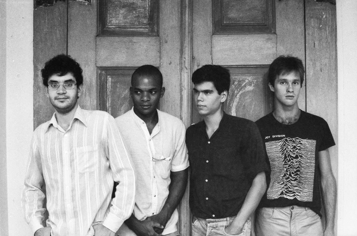 Nome de umas das maiores bandas do Brasil da década de 90′ em disputa!